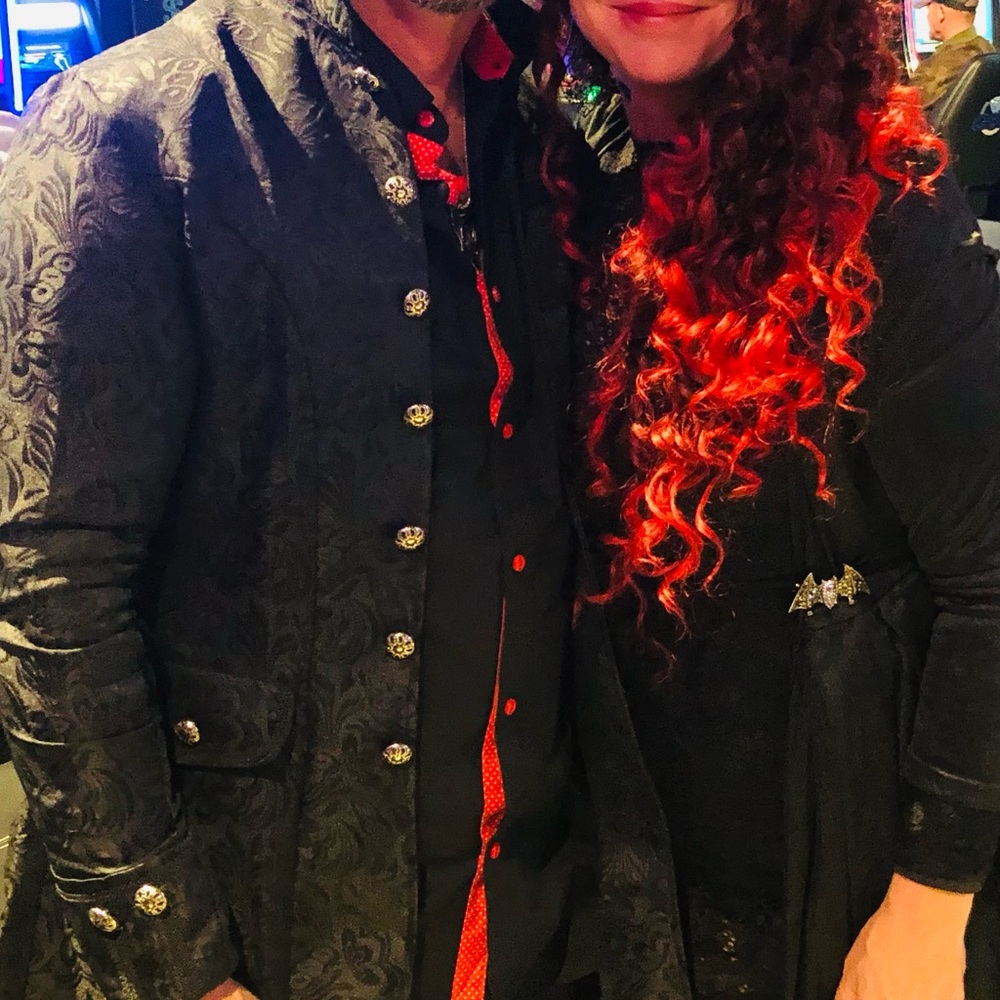 Couples vampire costumes